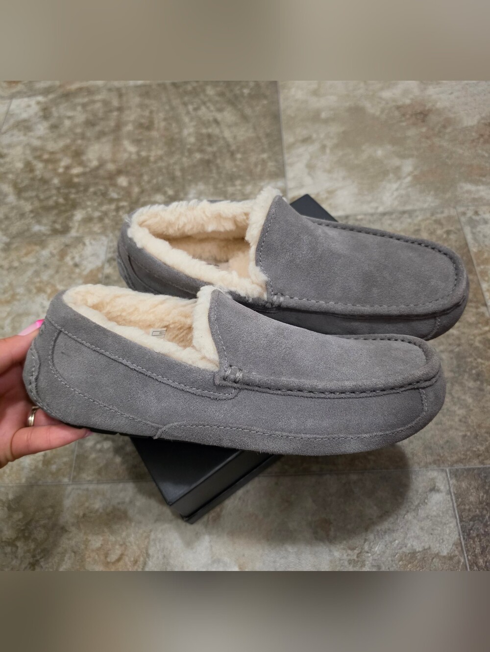 UGG Men's Ascot Grey Suede / Men's Size 8